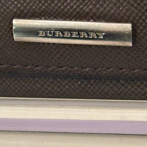 Burberry brown leather bifold wallet with COA, silver logo on outside. - Picture 2 of 9